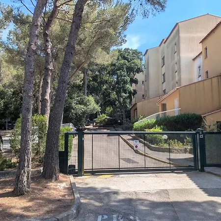 With A Quiet Garden Apartment *